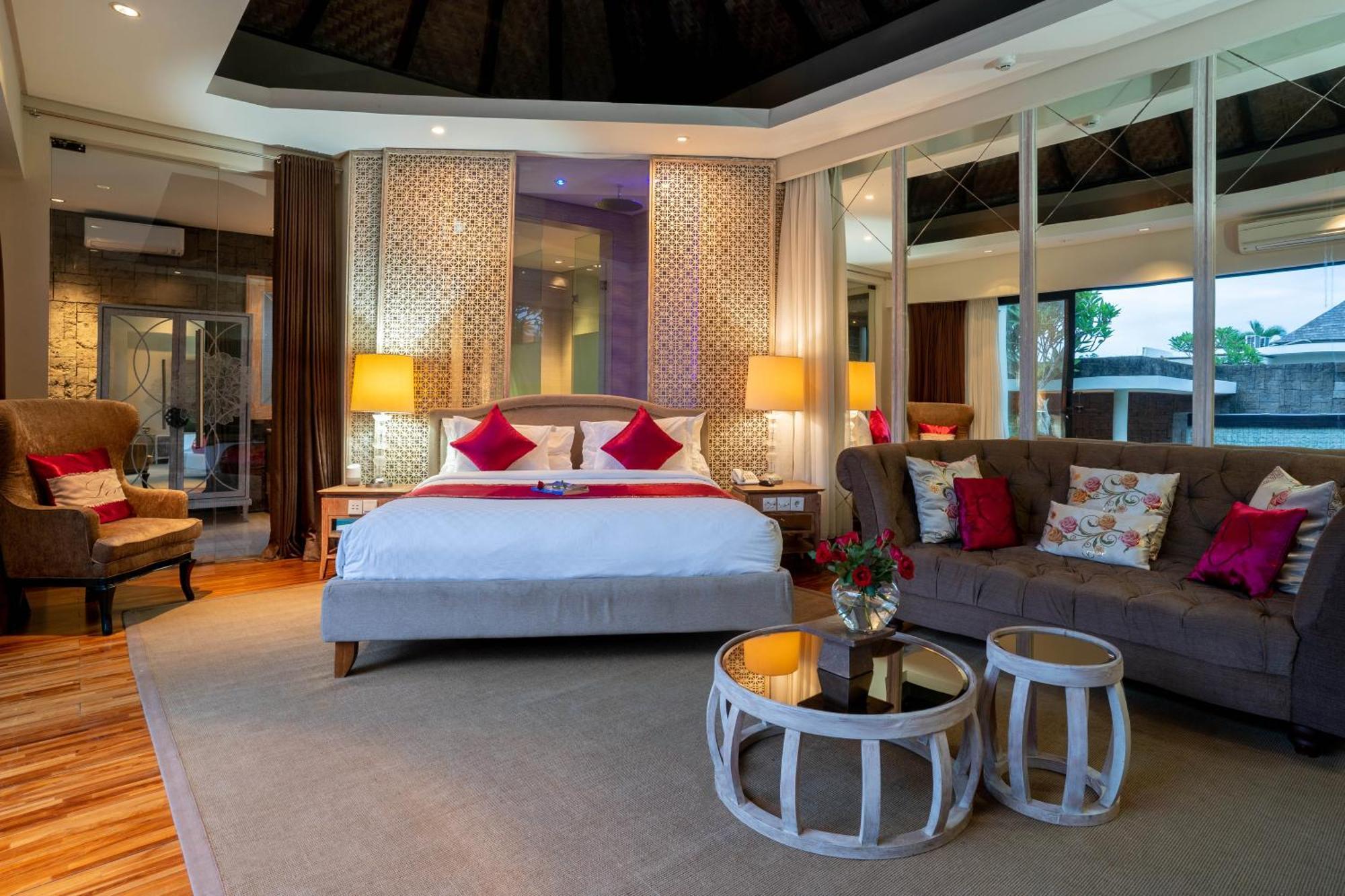Berry Romantic Villa Seminyak (Bali)