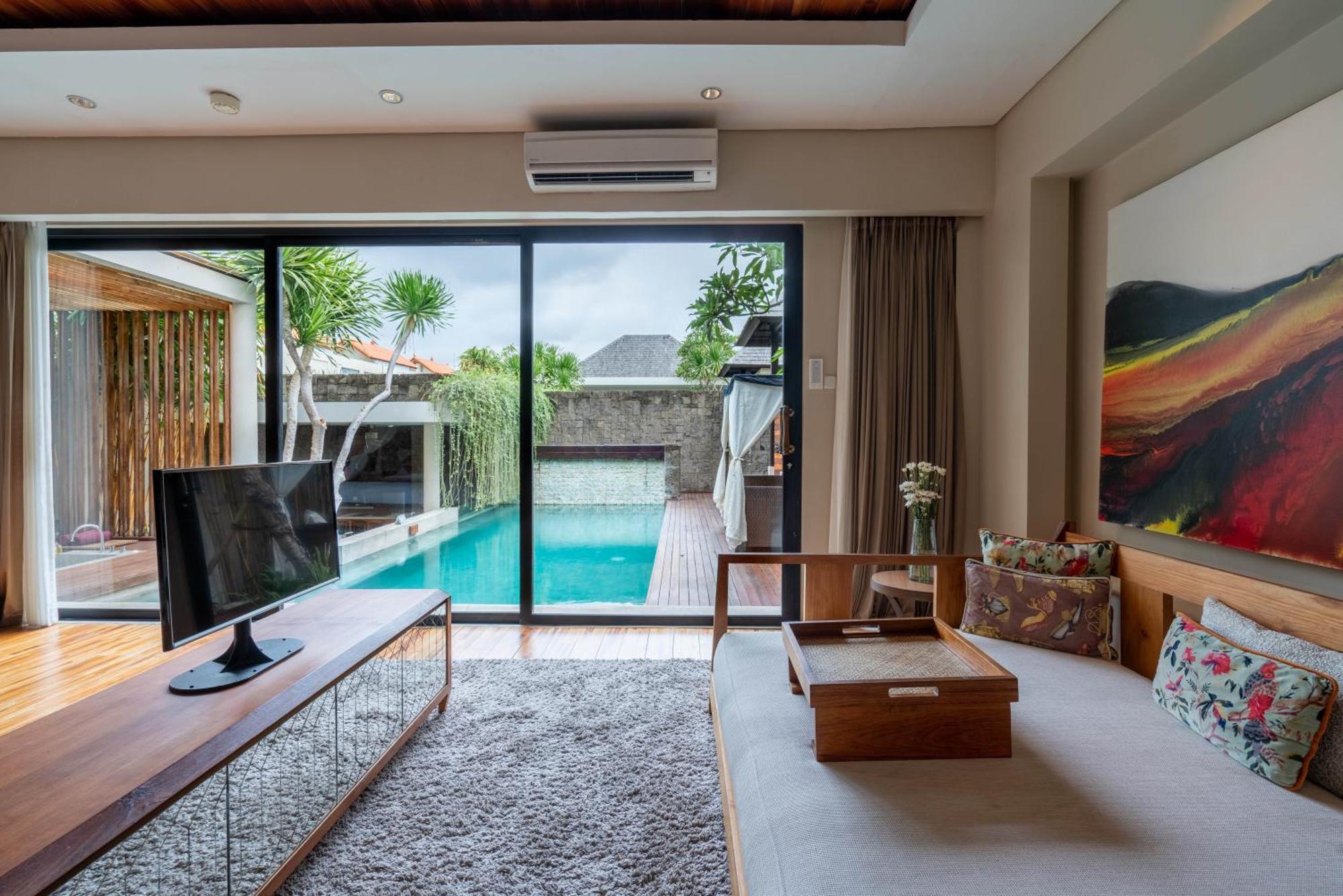 Berry Romantic Seminyak (Bali)